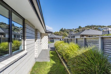 Photo of property in 6 Mooring Close, Whitby, Porirua, 5024