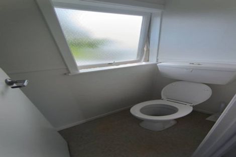 Photo of property in 327 Wairau Road, Totara Vale, Auckland, 0627