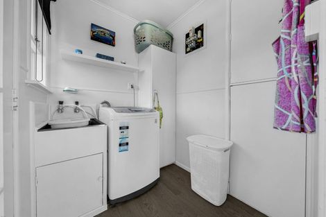 Photo of property in 6 Aplin Place, Birkdale, Auckland, 0626