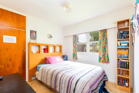 Photo of property in 84 Ocean View Road, Northcote, Auckland, 0627