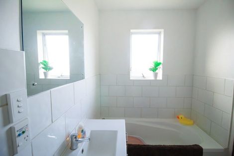 Photo of property in 32 Palliser Place, Milson, Palmerston North, 4414