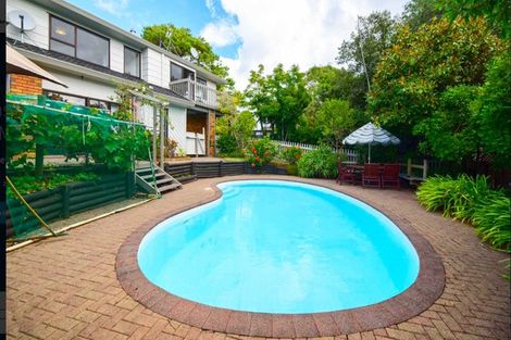 Photo of property in 1 Kallista Place, Browns Bay, Auckland, 0630
