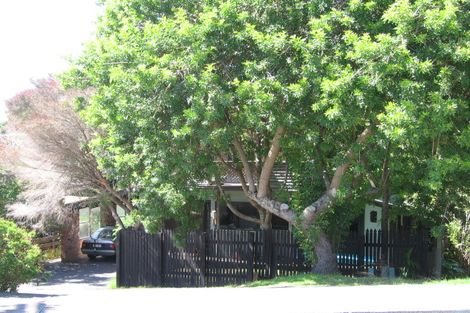 Photo of property in 27 Eastcliffe Road, Castor Bay, Auckland, 0620