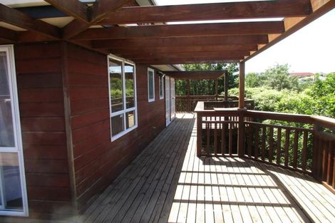 Photo of property in 25 Molyneux Close, Whitby, Porirua, 5024