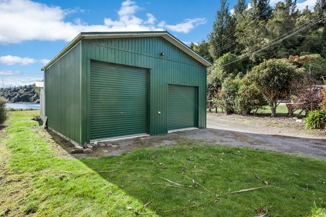 Photo of property in 33 Tombleson Road, Lake Rotoma, Rotorua, 3074