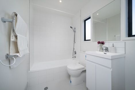 Photo of property in 8/2 Armoy Drive, East Tamaki, Auckland, 2016