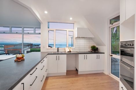 Photo of property in 50 Saint Andrews Hill Road, Mount Pleasant, Christchurch, 8081