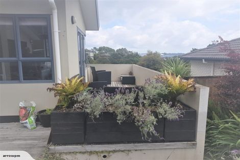Photo of property in 31 Lorikeet Place, Unsworth Heights, Auckland, 0632