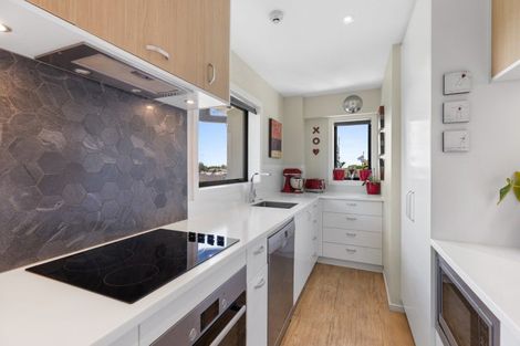 Photo of property in 401/18 Carlton Mill Road, Merivale, Christchurch, 8014