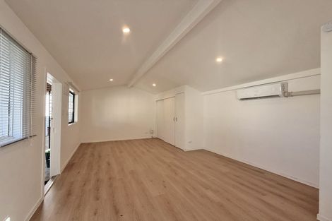 Photo of property in 17 Pandora Place, Pakuranga, Auckland, 2010