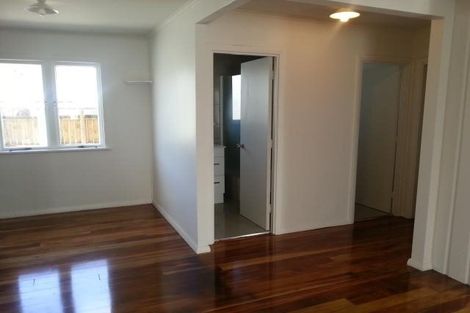 Photo of property in 29 Sutton Crescent, Papakura, 2110