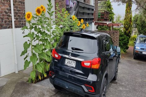 Photo of property in 2/4210a Great North Road, Glendene, Auckland, 0602