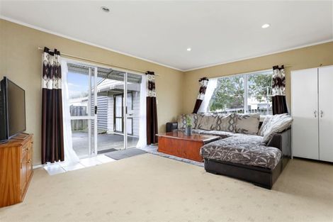 Photo of property in 5 Dennis Road, Papatoetoe, Auckland, 2025