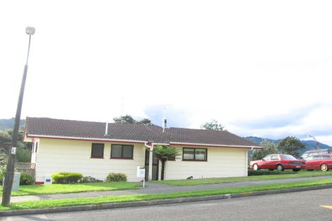 Photo of property in 6 Oaklands Grove, Clouston Park, Upper Hutt, 5018
