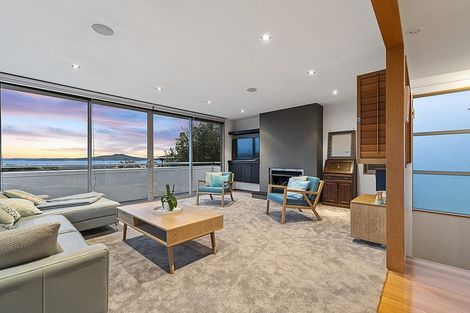 Photo of property in 2/55 Parr Terrace, Castor Bay, Auckland, 0620