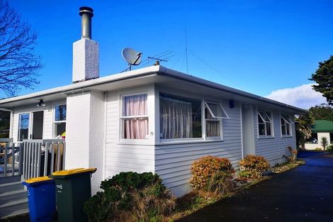 Photo of property in 70 Glendene Avenue, Glendene, Auckland, 0602