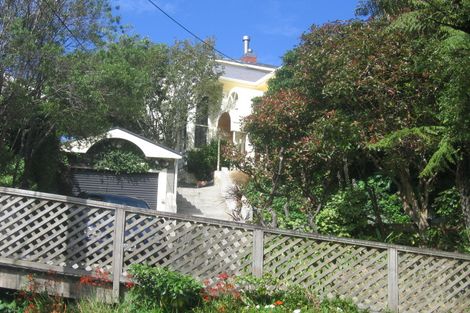 Photo of property in 25 Moana Road, Kelburn, Wellington, 6012