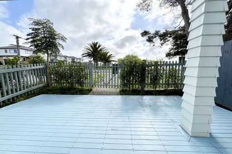 Photo of property in 1/98 Lincoln Park Avenue, Massey, Auckland, 0614