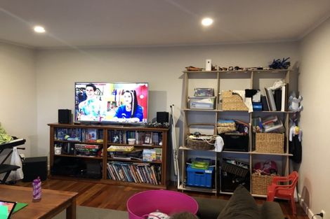 Photo of property in 49 Pinedale Place, Henderson, Auckland, 0610