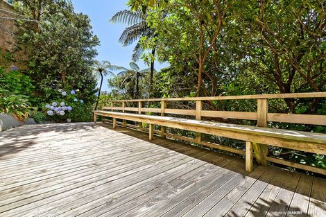 Photo of property in 11 Waiteata Road, Kelburn, Wellington, 6012