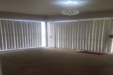 Photo of property in 2 Sunlands Drive, Manurewa, Auckland, 2102