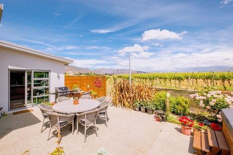 Photo of property in 10 Kowhai Place, Cromwell, 9310