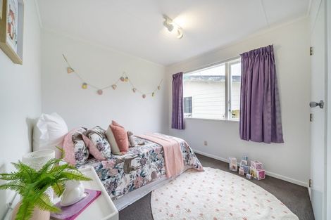 Photo of property in 37 Tacoma Drive, Totara Park, Upper Hutt, 5018