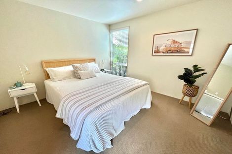 Photo of property in 1/39 Wade River Road, Stanmore Bay, Whangaparaoa, 0932