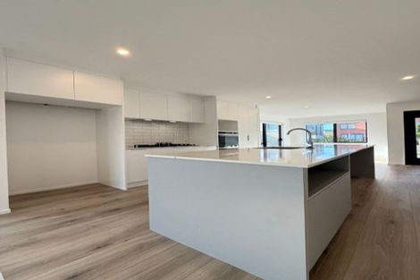 Photo of property in 5 Aquamarine Road, Rosehill, Papakura, 2113