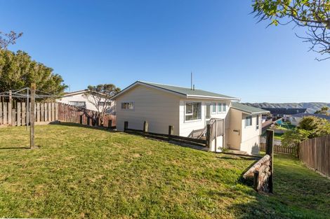 Photo of property in 74 Horokiwi Road West, Newlands, Wellington, 6037
