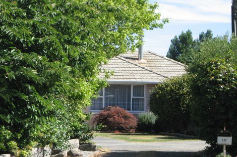 Photo of property in 10 Quebec Place, Wainoni, Christchurch, 8061