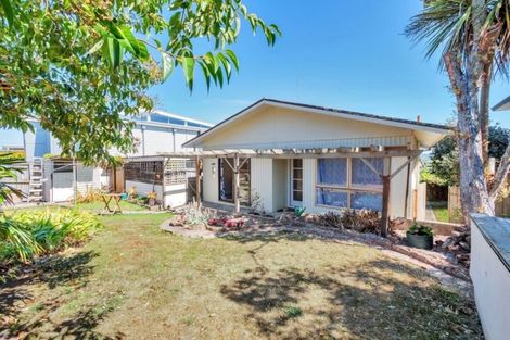 Photo of property in 1/51 Seaview Road, Castor Bay, Auckland, 0620