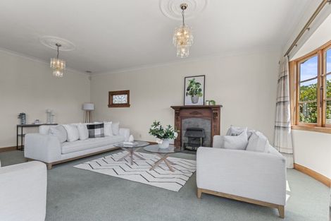 Photo of property in 35 Manapouri Crescent, Hokowhitu, Palmerston North, 4410