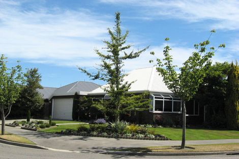 Photo of property in 70 Apsley Drive, Avonhead, Christchurch, 8042