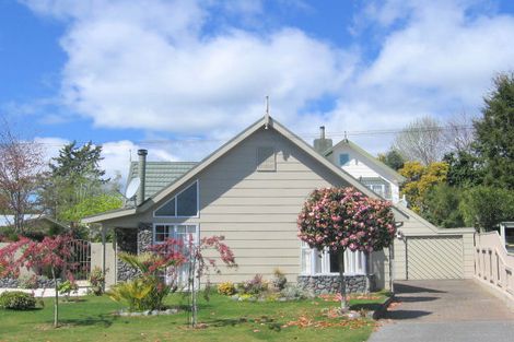Photo of property in 2/26 Aubrey Crescent, Rainbow Point, Taupo, 3330