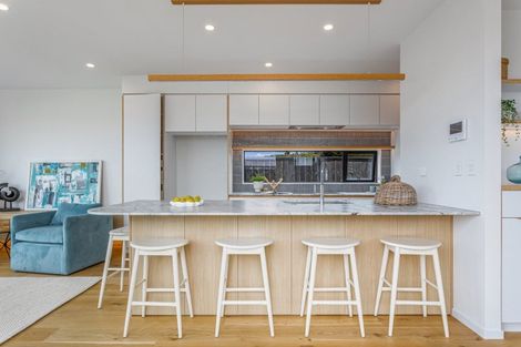 Photo of property in 5 Makumaku Place, Long Bay, Auckland, 0630