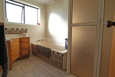 Photo of property in 4 Church Road, Pukete, Hamilton, 3200