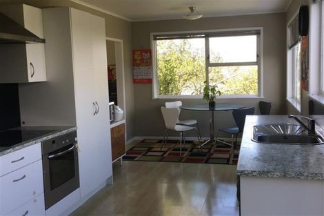 Photo of property in 16 Orton Street, Glenfield, Auckland, 0627