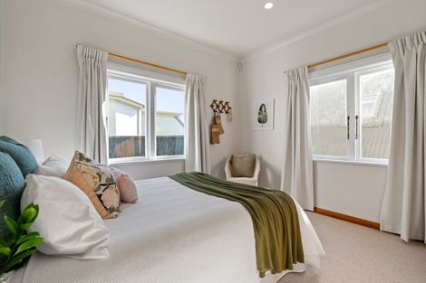 Photo of property in 78 The Crescent, Roseneath, Wellington, 6011