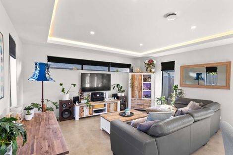 Photo of property in 15 Evelyn Crescent, Marshland, Christchurch, 8083