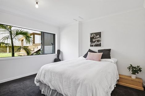 Photo of property in 4 Pluto Place, Beach Haven, Auckland, 0626