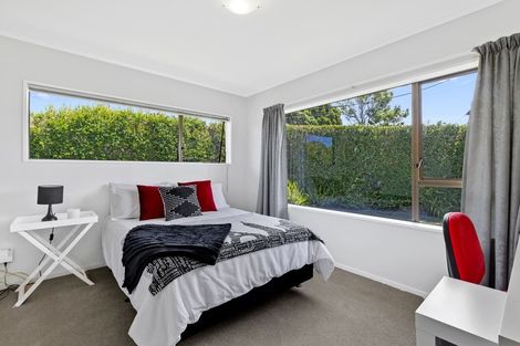 Photo of property in 1/15 Deep Creek Road, Waiake, Auckland, 0630