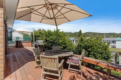 Photo of property in 114 Tamaki Road, Whangamata, 3620