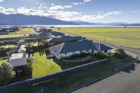 Photo of property in 21 South Arm Drive, Te Anau, 9600