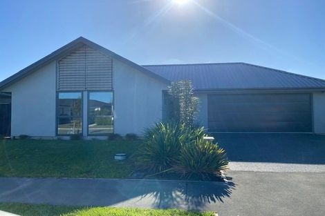 Photo of property in 5 Tussle Grove, Halswell, Christchurch, 8025