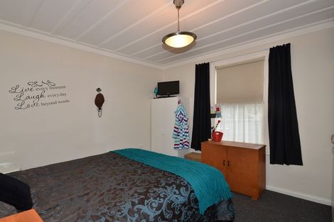 Photo of property in 92 Main South Road, Green Island, Dunedin, 9018