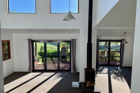 Photo of property in 100 Upper Orewa Road, Wainui, Silverdale, 0992