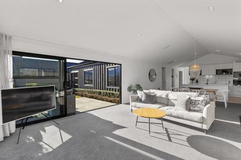 Photo of property in 17 Mcadam Drive, Jacks Point, Queenstown, 9371
