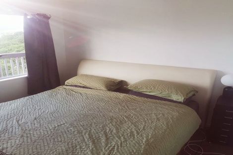 Photo of property in 10 Middlesex Place, Northland, Wellington, 6012