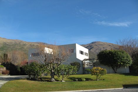 Photo of property in 31 Sargood Drive, Wanaka, 9305